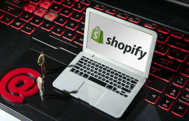 定制外貿獨立站商城和選擇Shopify建站大比拼，一擼到底！